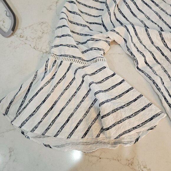 Ali Miles Striped Top Large Off-Shoulder White Navy Bell Sleeve Boho - Picture 5 of 11